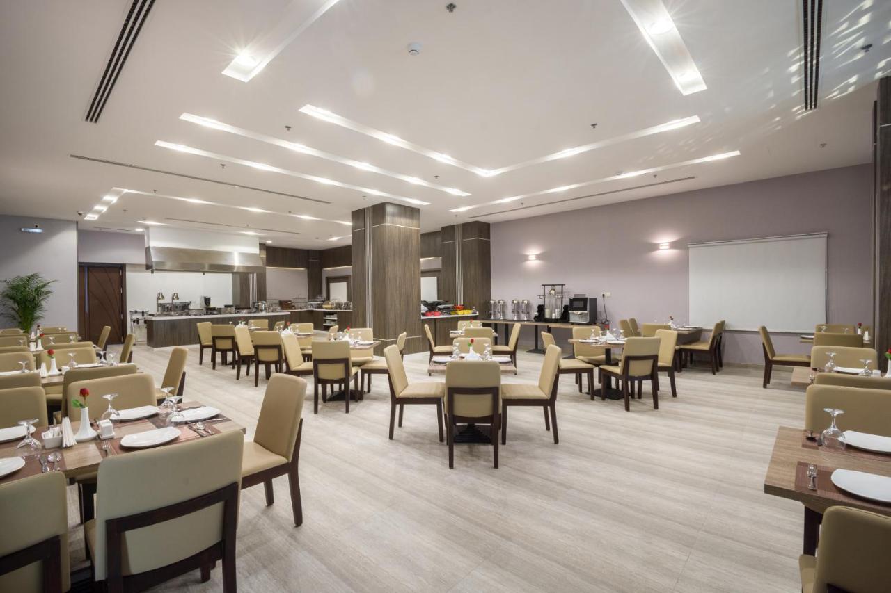 Enala Hotel - アル・コバール エクステリア 写真